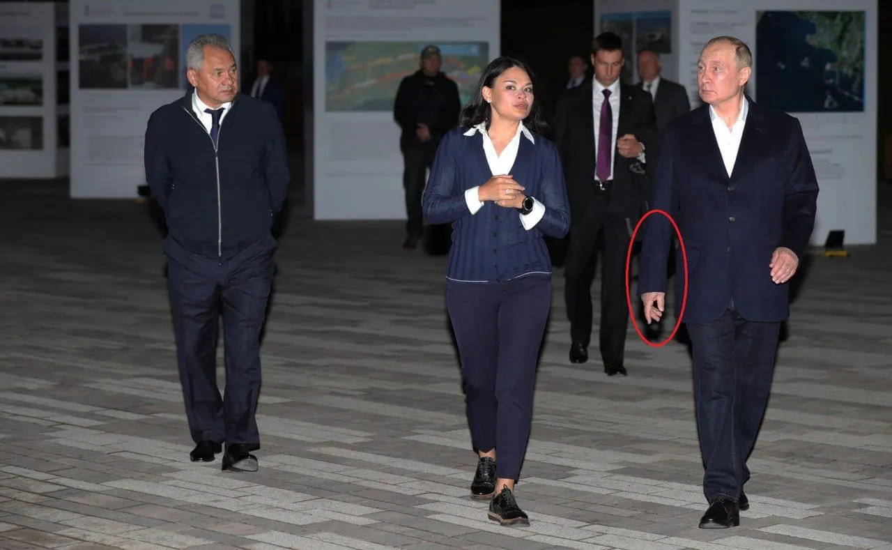 Путина атаковали комары. В Сети заметили, что он отбивается левой рукой