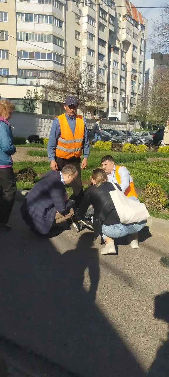 В столице водителя троллейбуса сбила машина