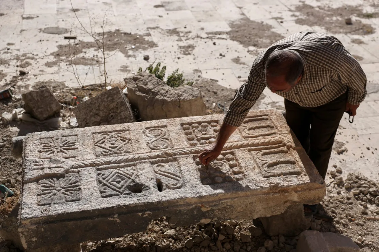 Morminte bizantine, descoperite întâmplător sub o casă distrusă din Siria