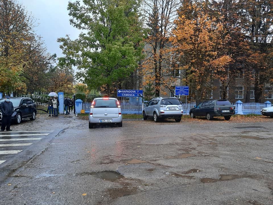 Машины с приднестровскими номерами привозят людей в село Сэнэтэука