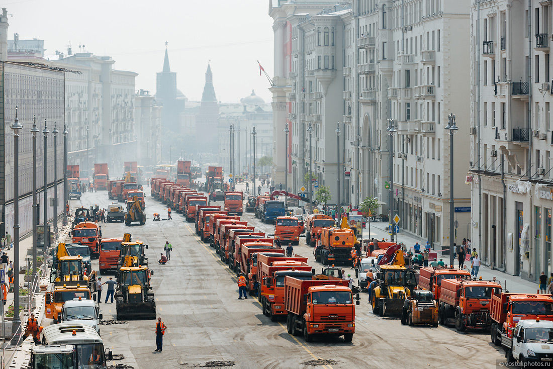 В Москве 32 тысячи м2 асфальта уложили за сутки