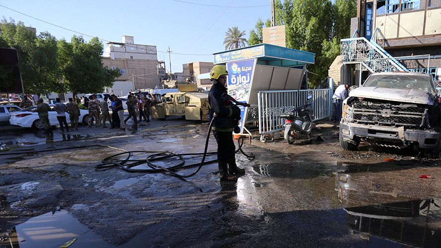 Atacuri sinucigaşe în Irak: Peste 50 de morţi şi 85 de răniţi după atacuri cu maşini-capcană şi focuri de armă