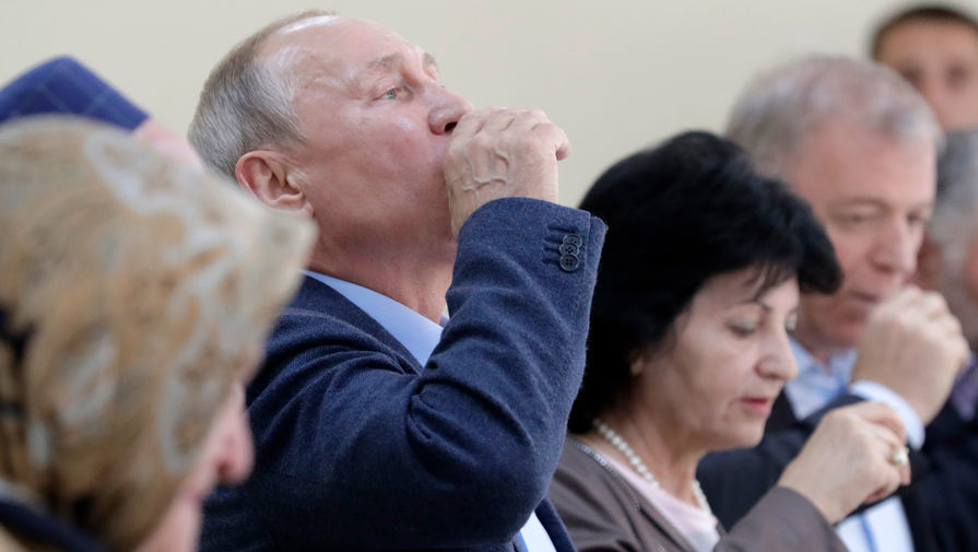 Путин в Дагестане выпил стопку водки, как и обещал 20 лет назад