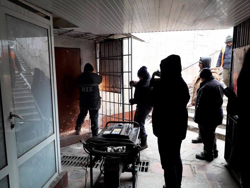 Porțile de la pasajul subteran din sectorul Buiucani, demontate