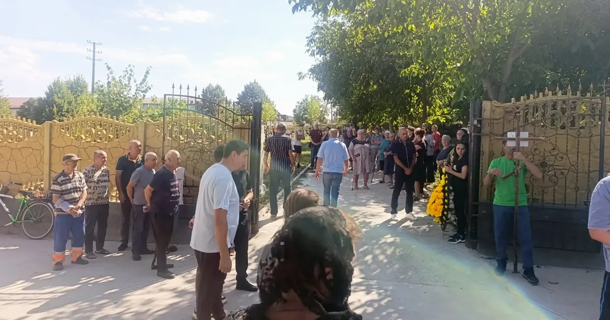 Мужчину, убившего жену в Магдачештах, похоронили: без священника и у ворот кладбища