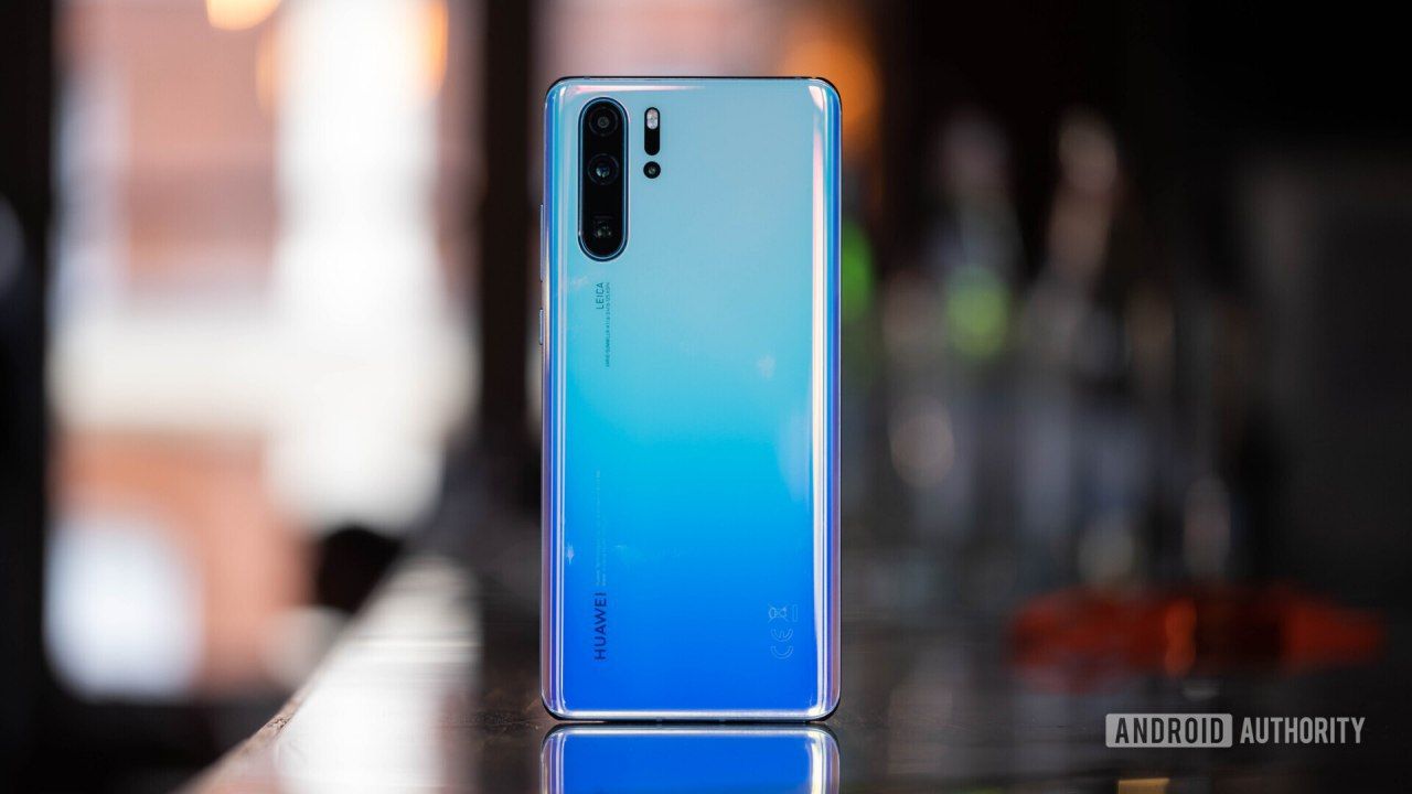 Huawei представила новые флагманские смартфоны