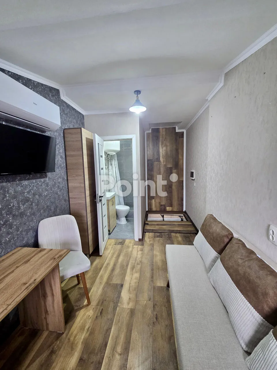 În Capitală se vinde o mansardă în care trebuie să urci pe o scară pliabilă