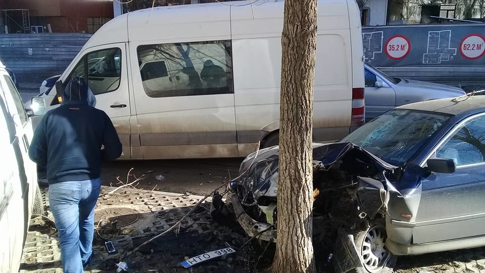 ДТП на Чеканах: У БМВ отвалилось колесо