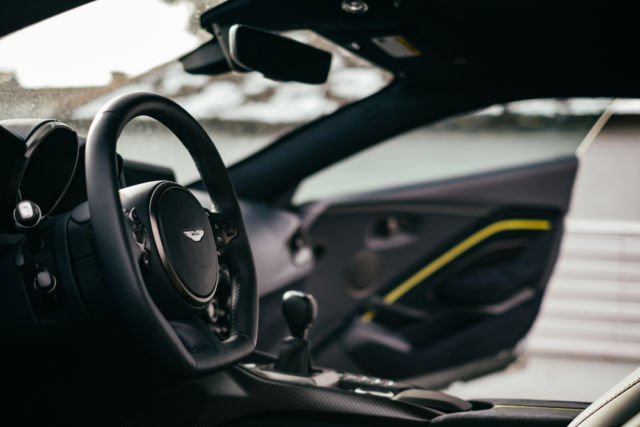 Aston Martin уберёт механическую коробку передач со своих авто