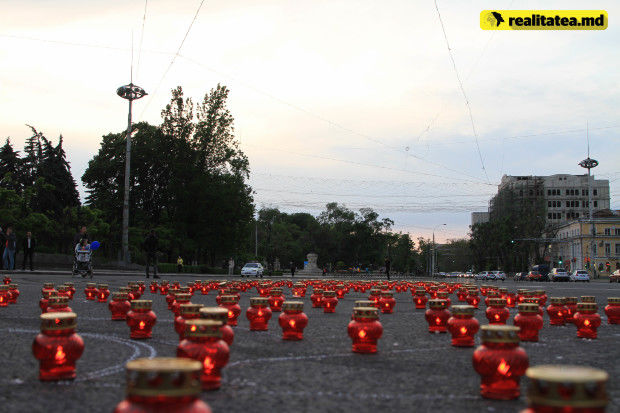 Sute de lumânări au fost aprinse în PMAN în memoria victimelor ocupației din 1812