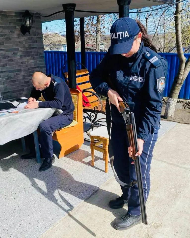 Operațiunea Arsenal: Peste 500 de persoane, amendate pentru încălcarea modului de deținere a armei