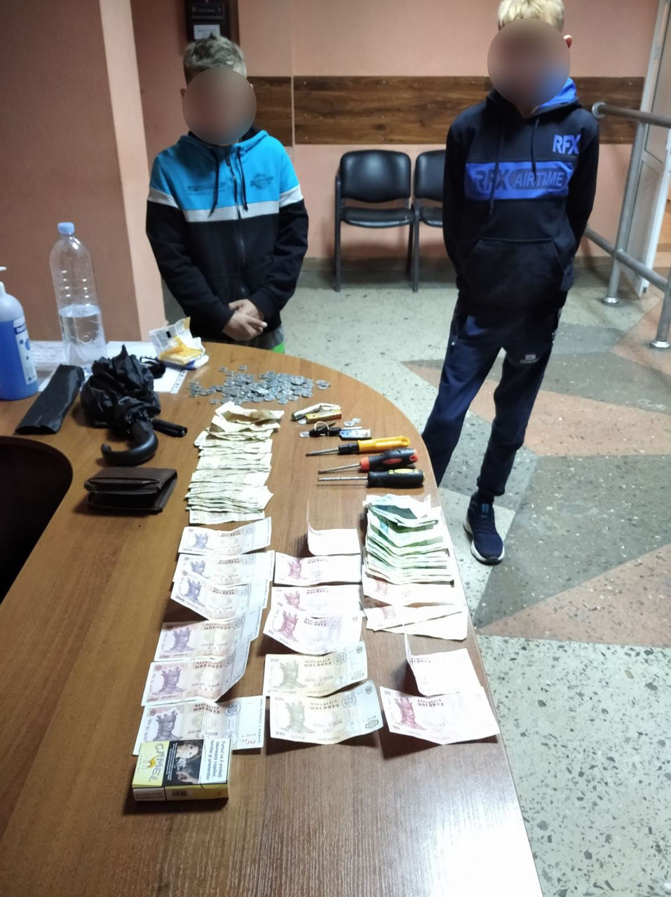 Карабинеры задержали двух подростков совершивших ряд краж в столице