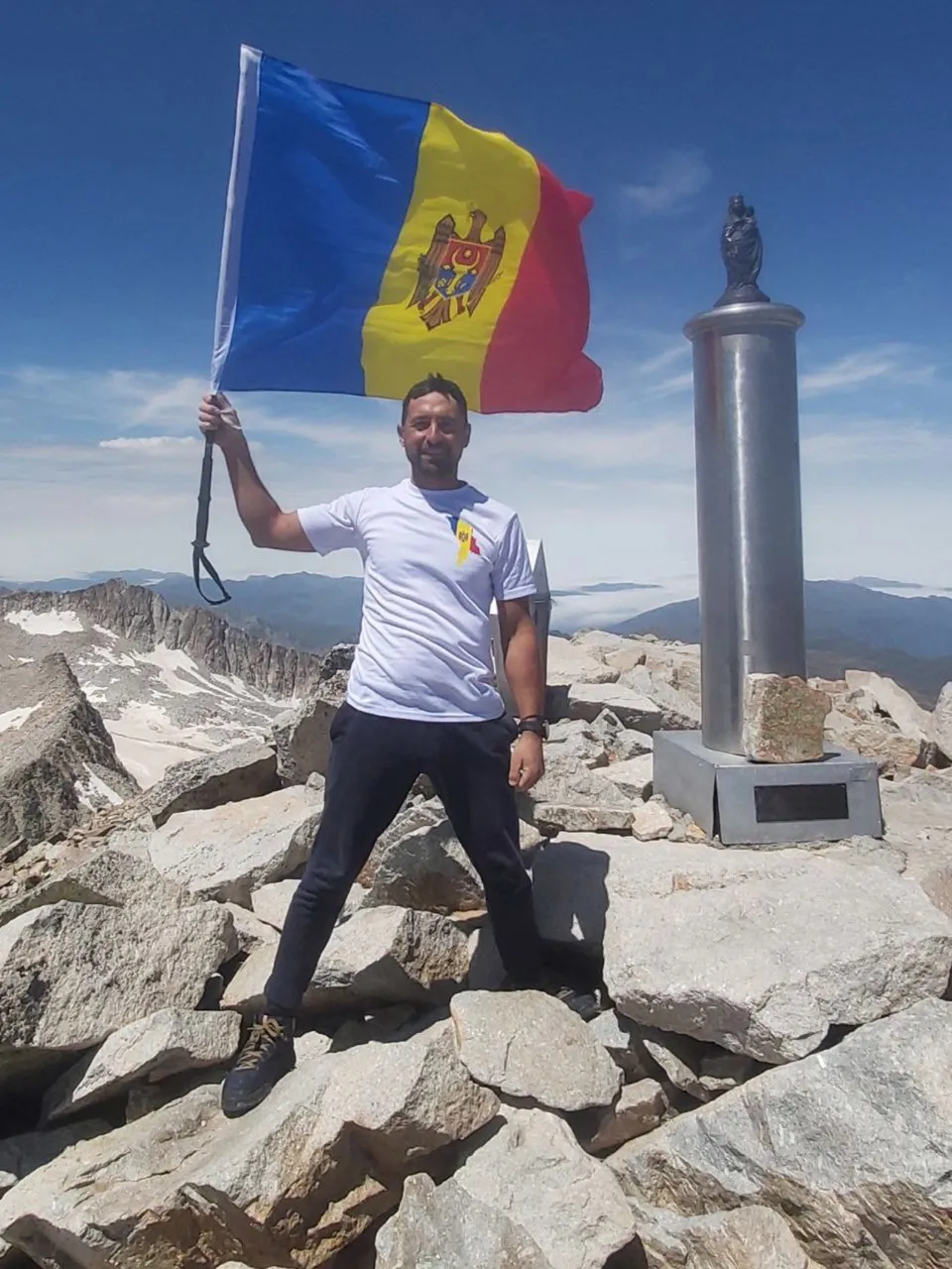 Двое наших сограждан покорили самую высокую вершину Пиренеев