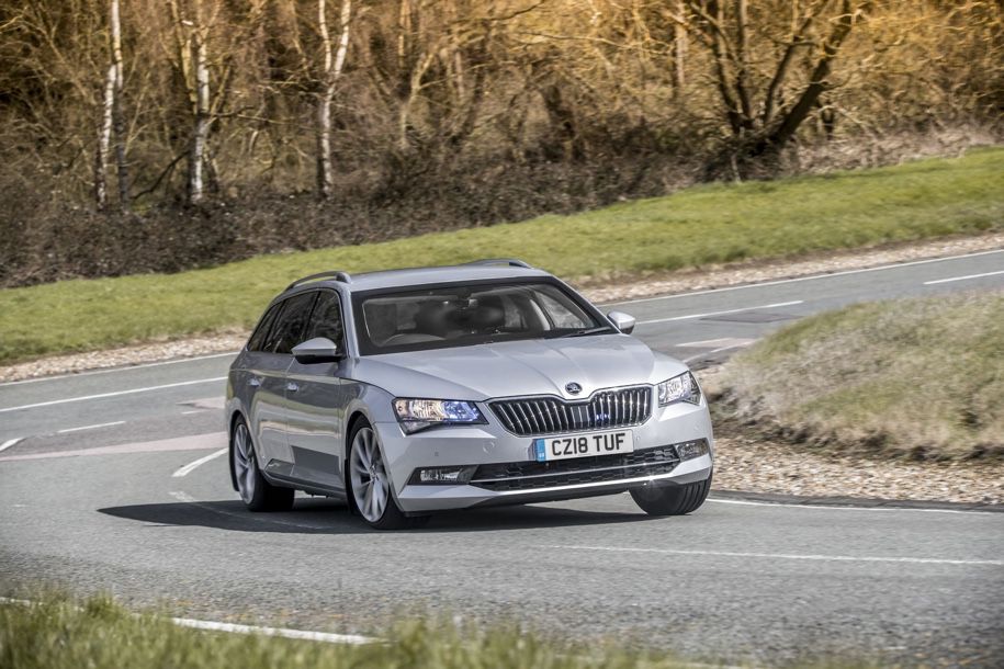 Skoda представила бронированный Superb