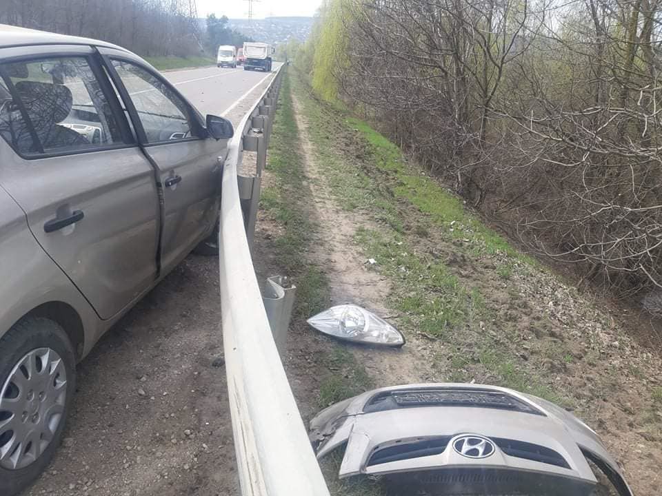 В Хынчештах 64-летняя женщина за рулем Hyundai попала в ДТП с грузовиком