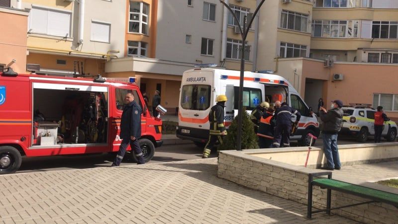 В Кишиневе 2-летний ребенок упал с 9-го этажа: малыш погиб