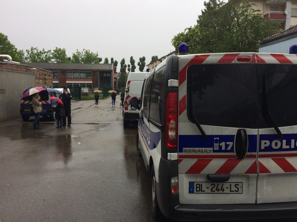 Alertă cu bombă, la o școală din Strasbourg. Directorul școlii ar fi primit mai multe amenințări