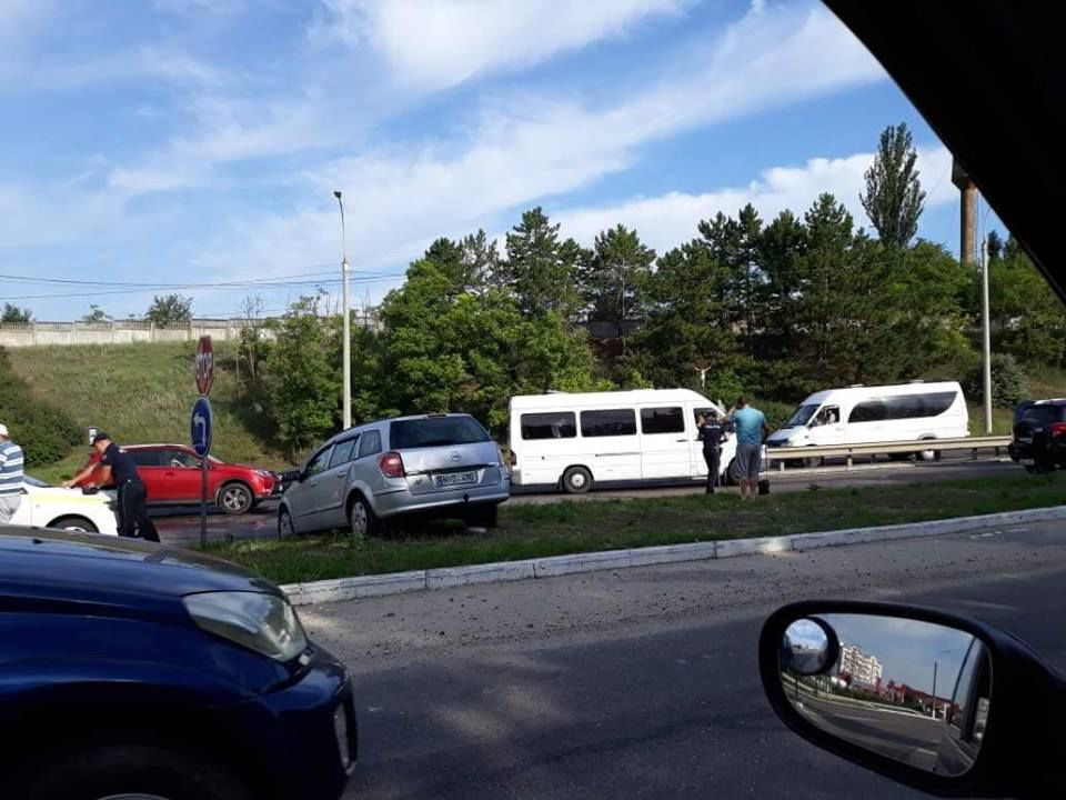 В результате аварии в Яловенах госпитализированы два человека