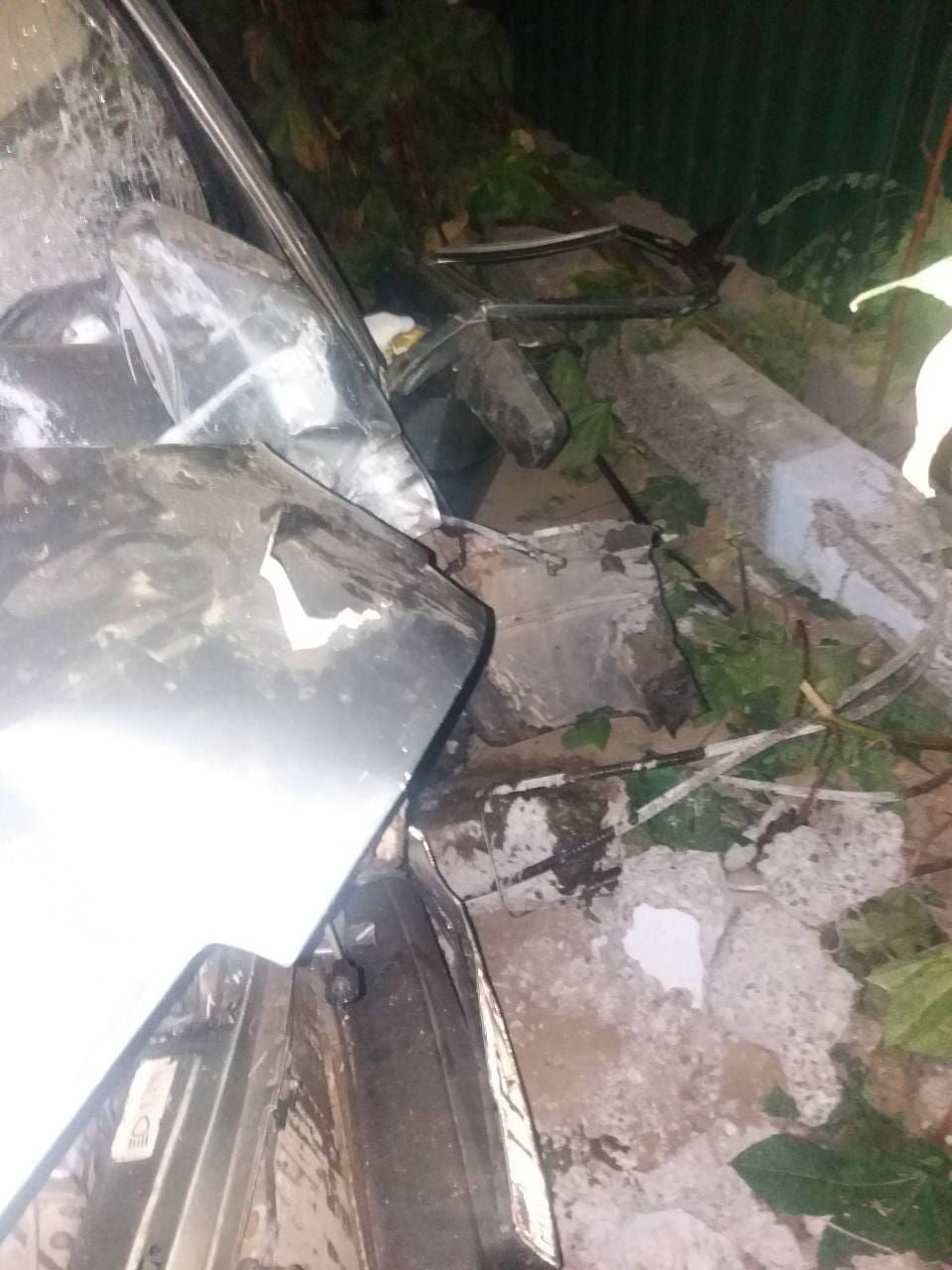В Кагуле мужчина погиб, врезавшись на машине в столб