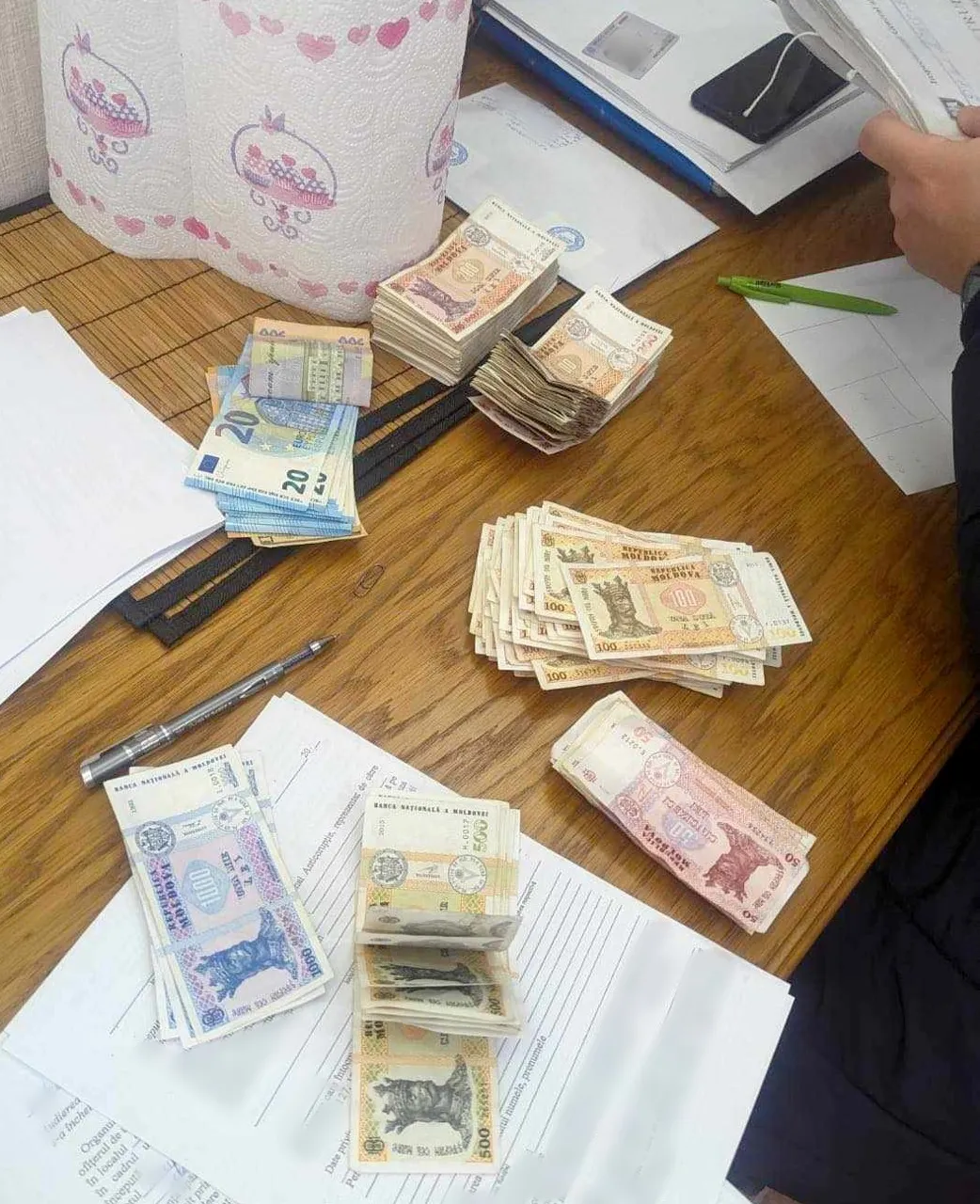 Шестеро полицейских с севера страны задержаны НЦБК