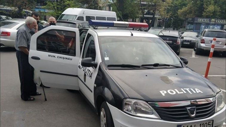 Полиция отпустила старика, задержанного на Ботанике, и пожелала здоровья