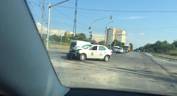 На Чеканах произошла авария с участием автомобиля полиции
