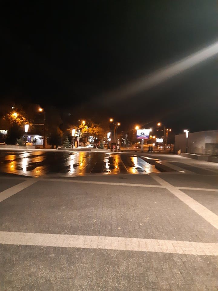 Недавно открытый музыкальный фонтан в парке Долина Роз не работает