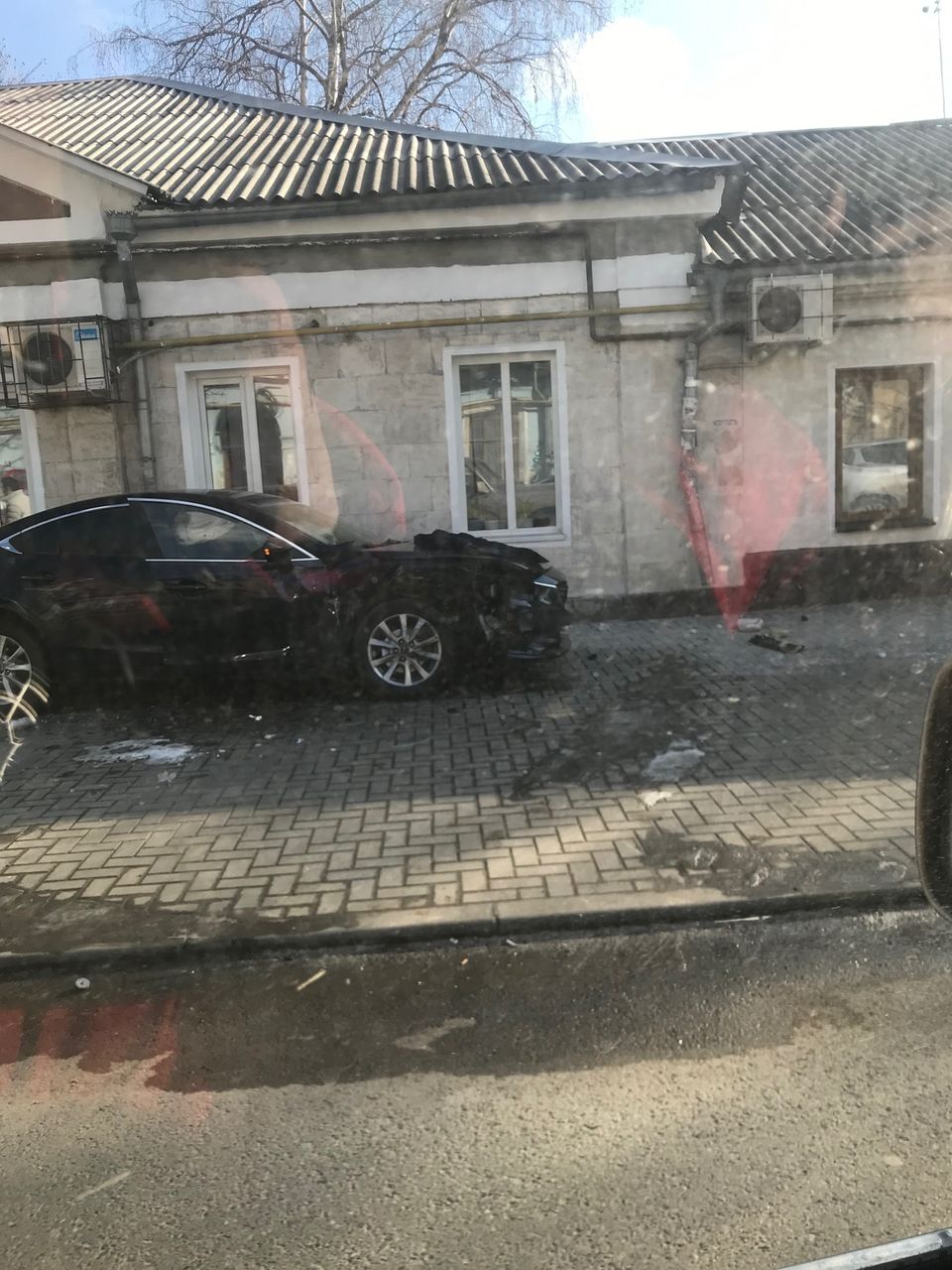 В столице произошло ДТП: столкнулись Porsche и Mazda