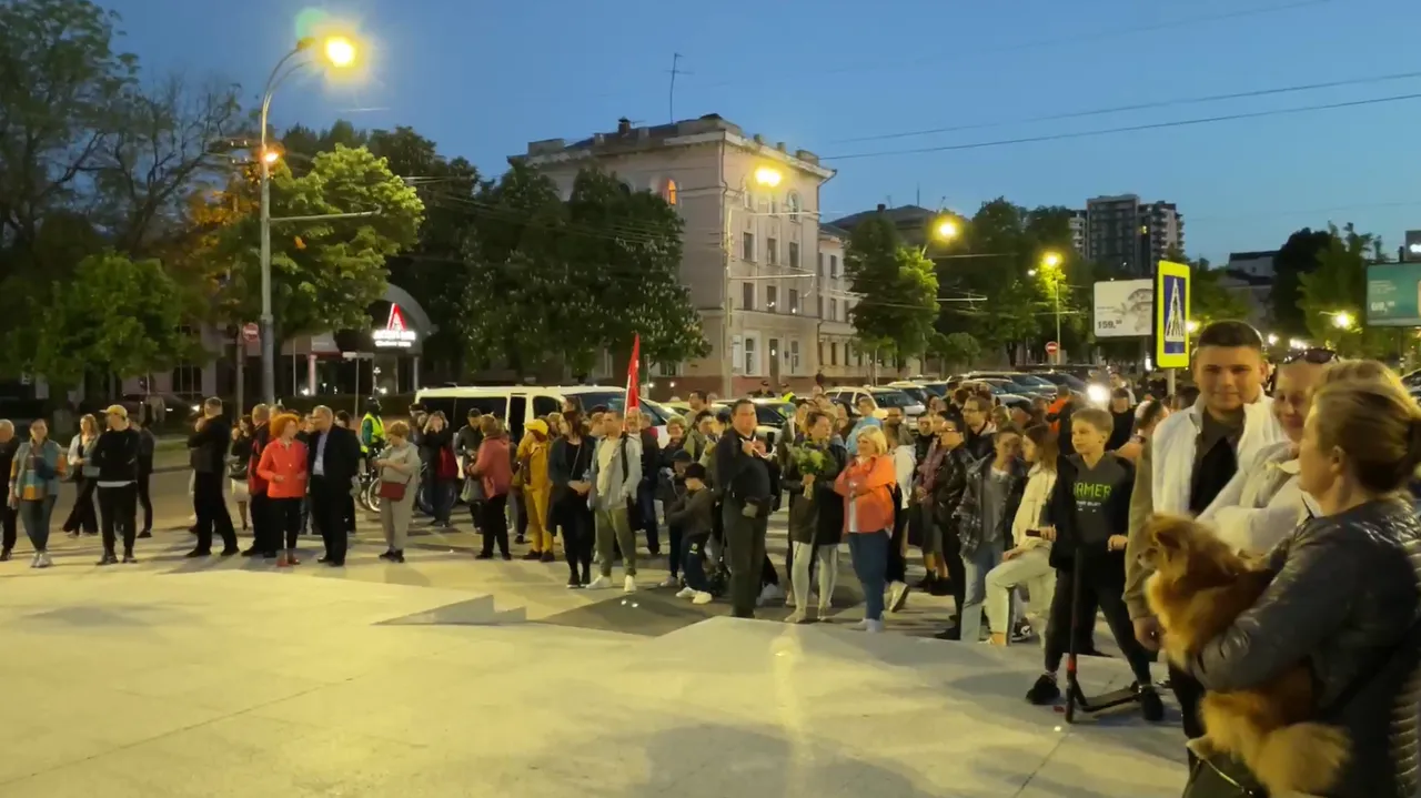 В Кишинёве зажгли тысячи свечей в память каждого дня Великой Отечественной войны