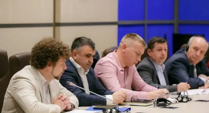 Власти уточнили сроки новых ограничений для торговли табаком