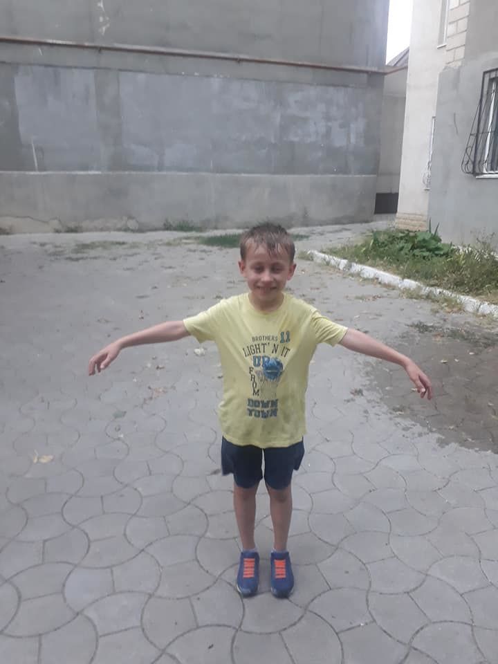 В Кишиневе пожилая женщина облила детей из окна холодной водой