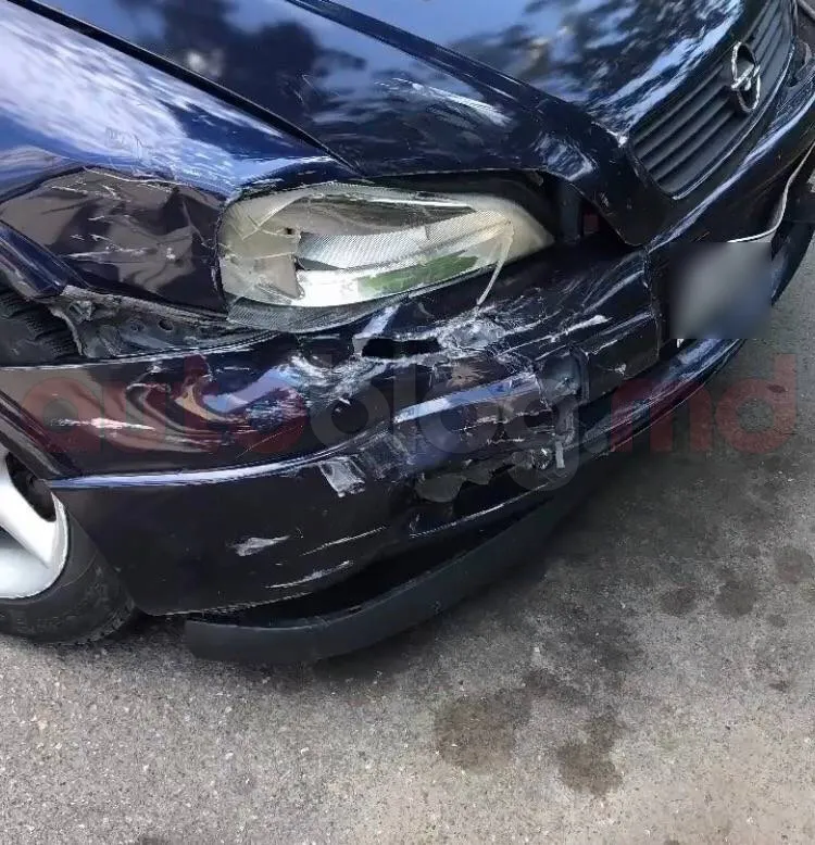 В центре Кишинева столкнулись Maserati и Opel