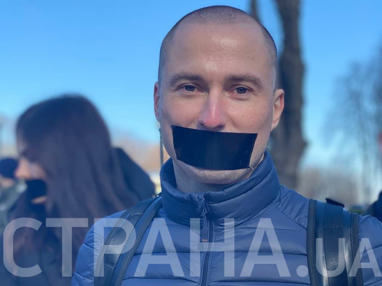 В Украине прошел протест журналистов закрытых телеканалов