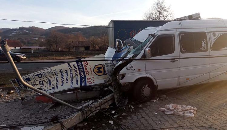В Румынии в ДТП попал микроавтобус с гражданами Молдовы
