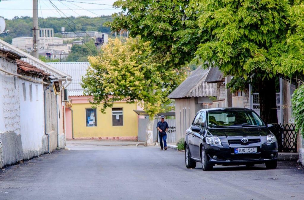 В Оргееве ремонтируют дорогу, ведущую к больнице