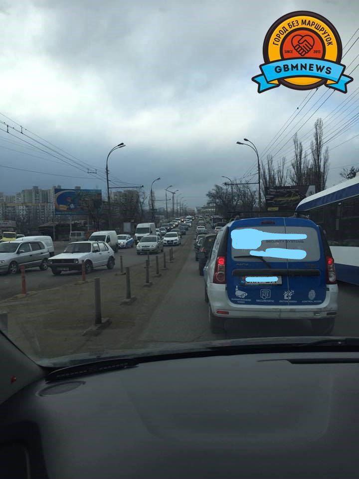 InfoTrafic 15:00: Accident rutier în Capitală. Străzi de ocolit