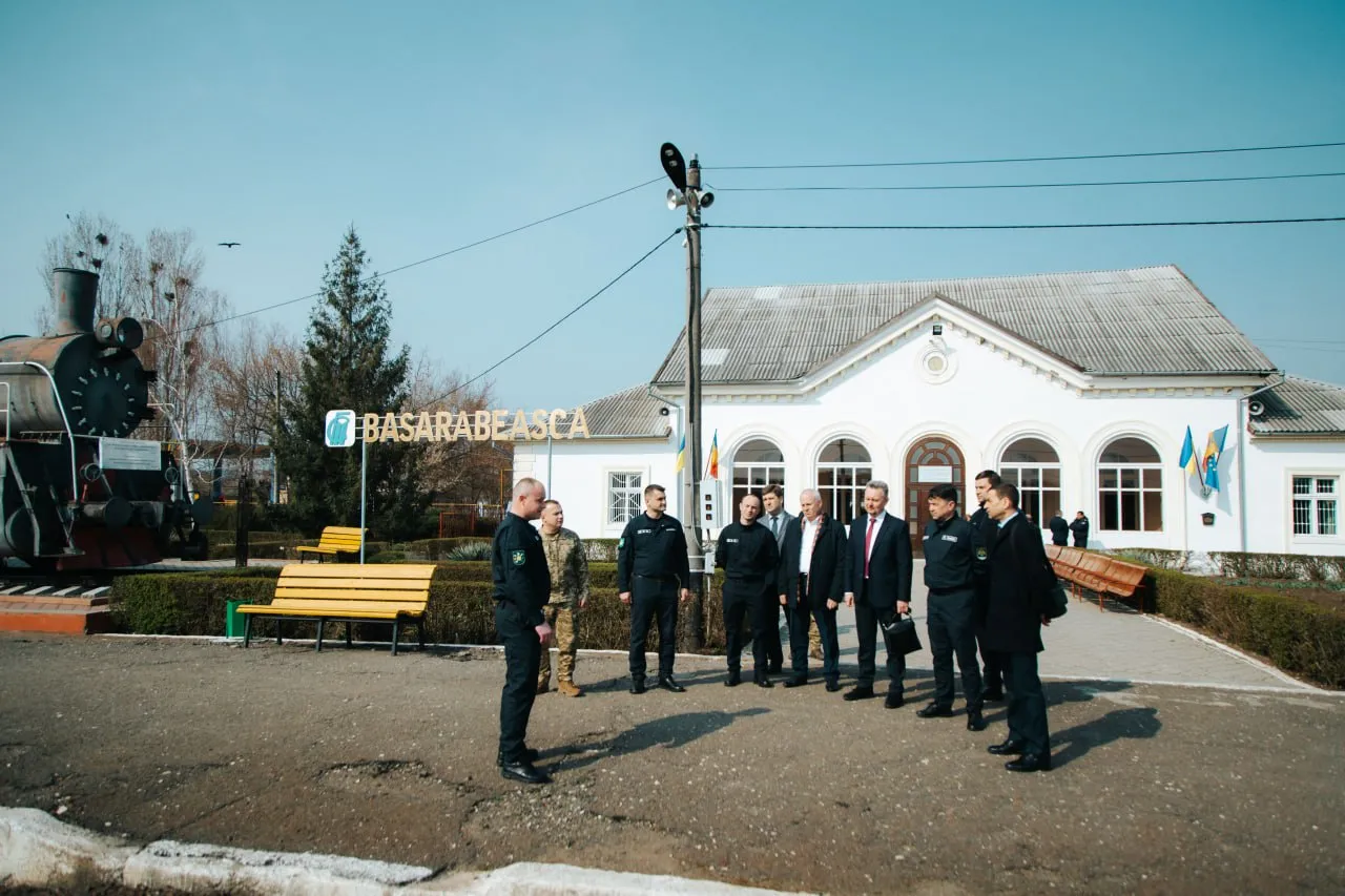 При совместном контроле пункт Басарабяска-Серпнево-1 пересек 61 поезд
