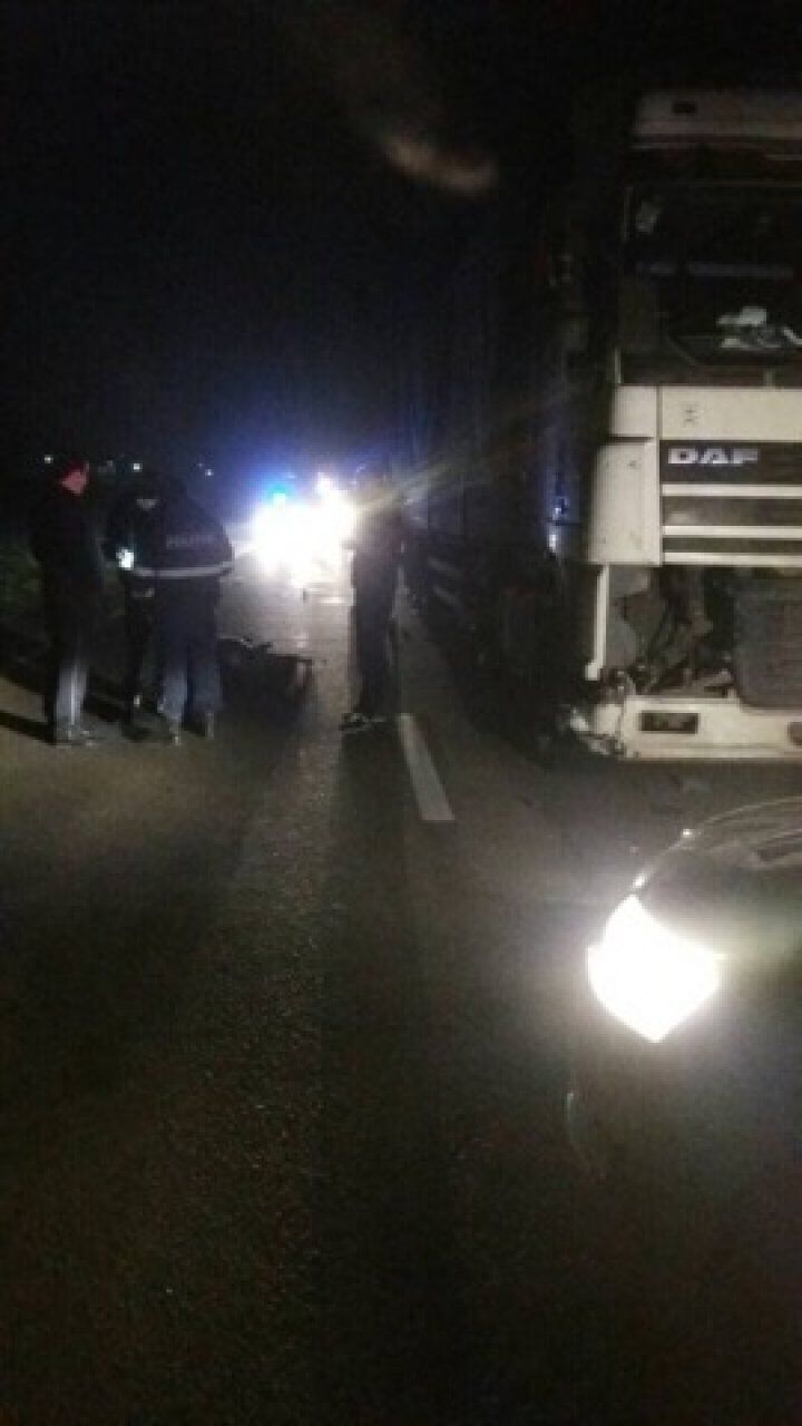 Un bărbat a fost lovit mortal de un TIR la intrarea în satul Pelivan
