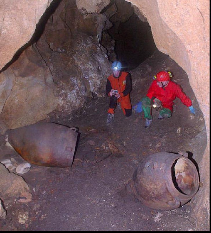 Cel mai vechi vin din lume a fost descoperit în Sicilia. Câte milenii a rezistat băutura într-un vas de ceramică