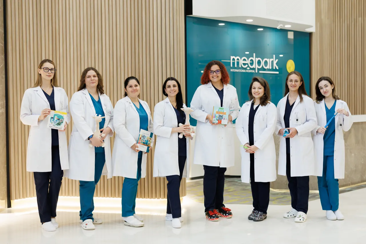 Medpark: Лечение зубов у детей начинается с улыбки - полный спектр услуг от 1 до 18 лет