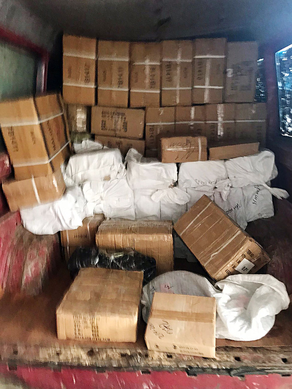 Таможенники изъяли контрабанду на полмиллиона леев