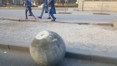 Bolarzii din beton de pe bulevardul Ştefan cel Mare au luat-o la vale