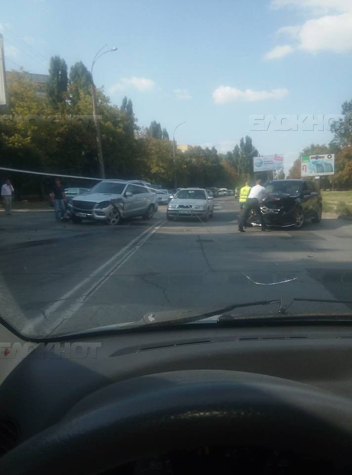На улице Албишоара за день произошли сразу четыре аварии