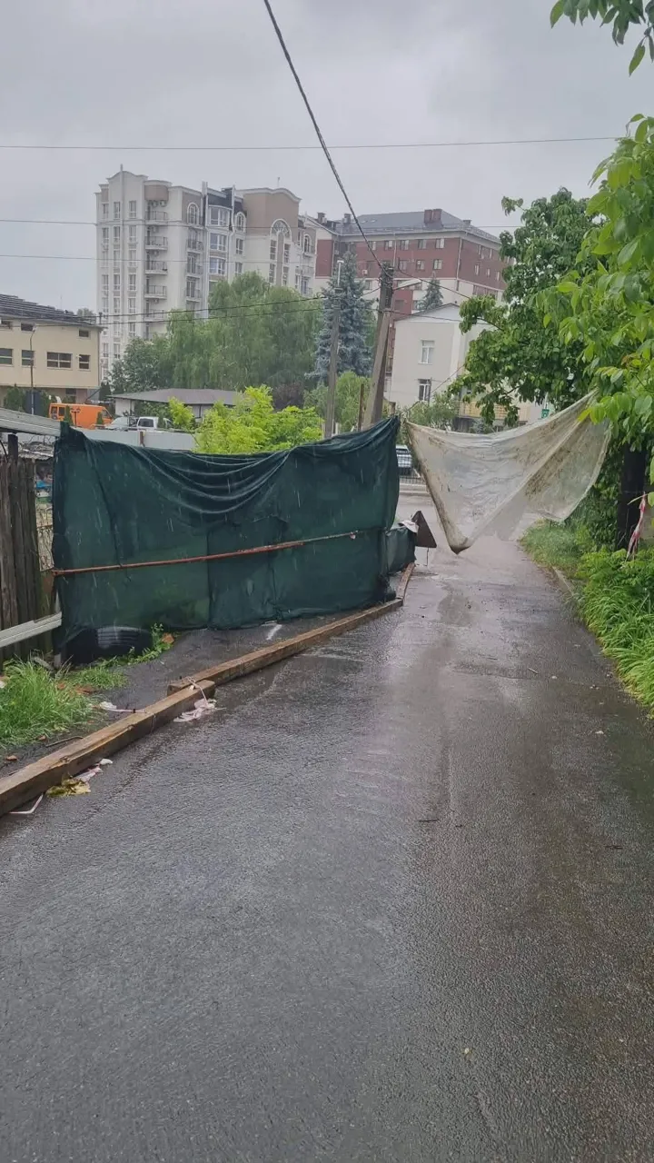 В Яловенах частично обрушился участок дороги рядом со стройкой
