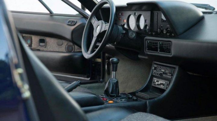 BMW-ul care face senzaţie pe piaţă. Fabricat în 1981, costă acum cât două Lamborghini-uri noi