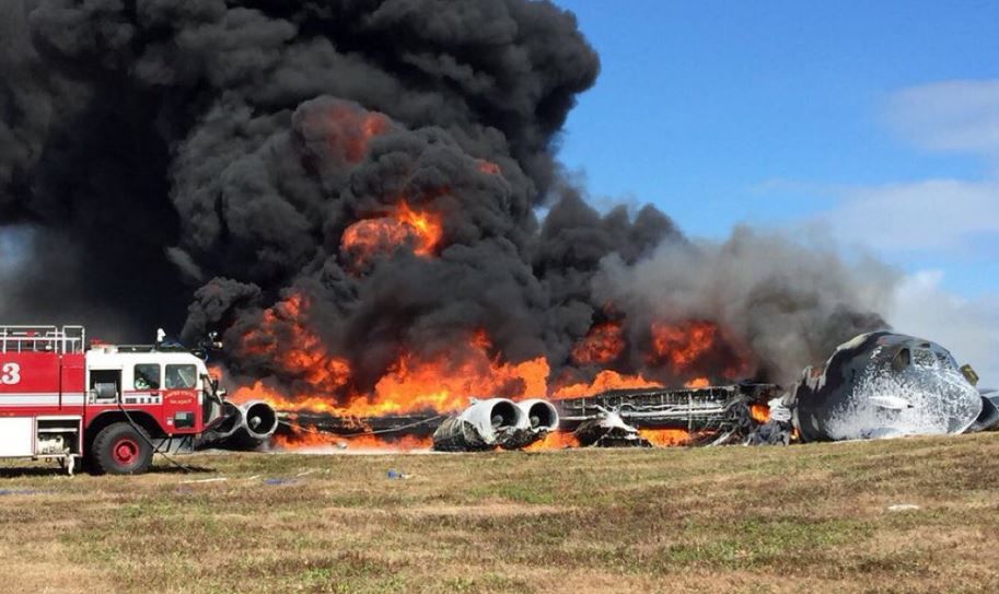 Бомбардировщик ВВС США Boeing В-52 разбился возле острова Гуам