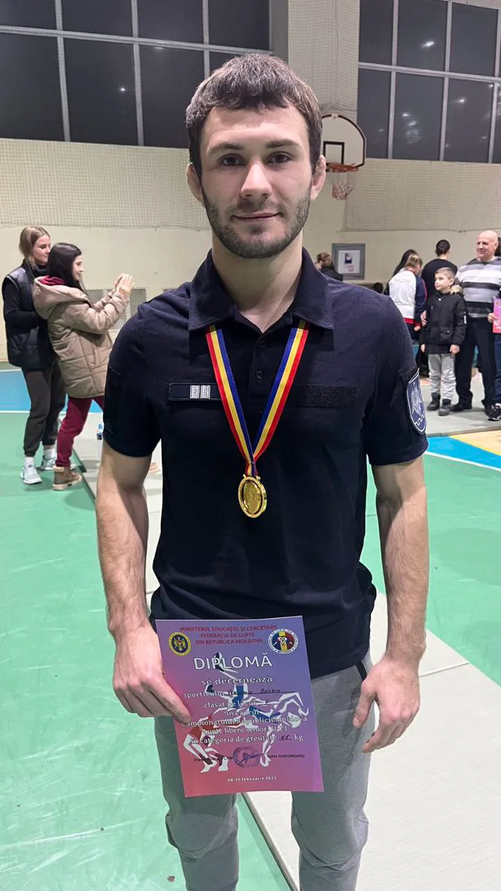 Двое пограничников заняли призовые места на чемпионате РМ по вольной борьбе