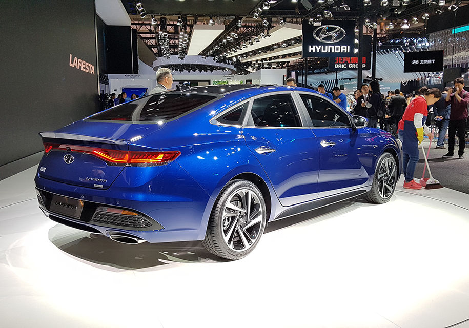 Hyundai показала в Пекине новый седан Lafesta