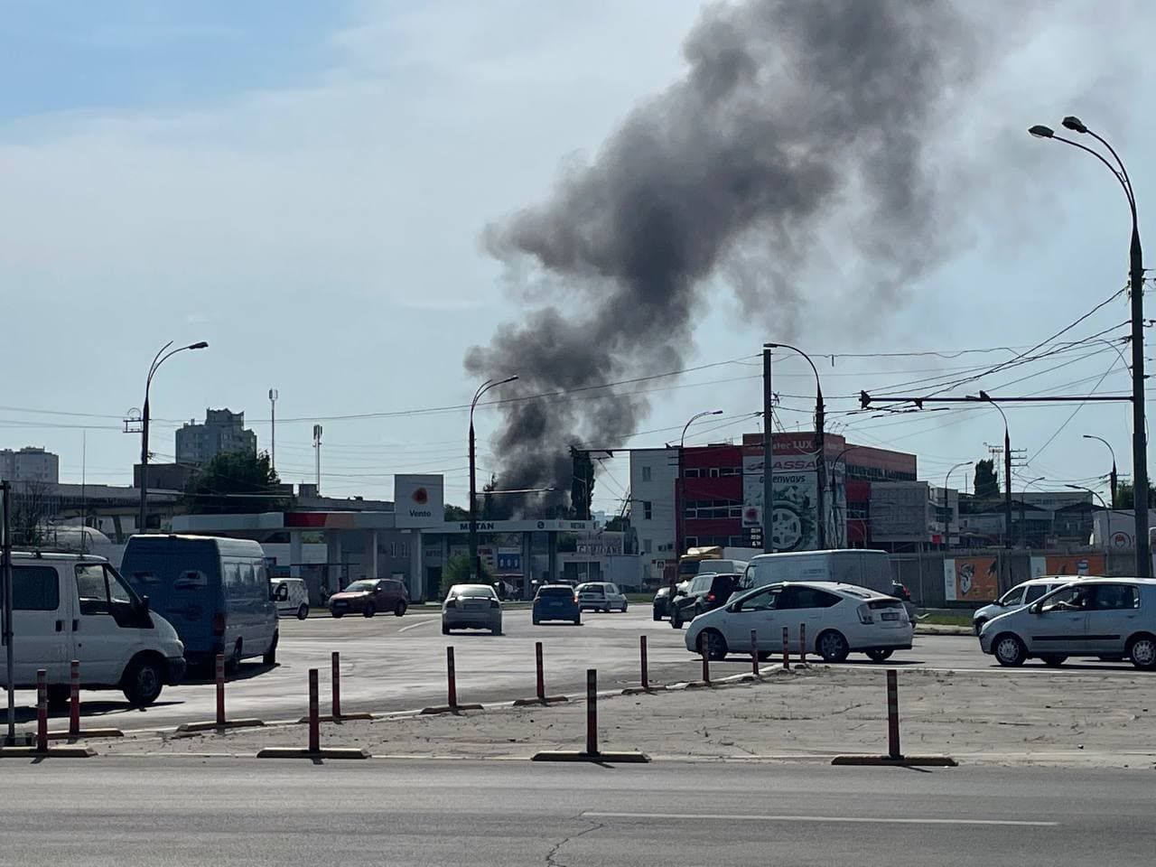 В столице произошел пожар на складе