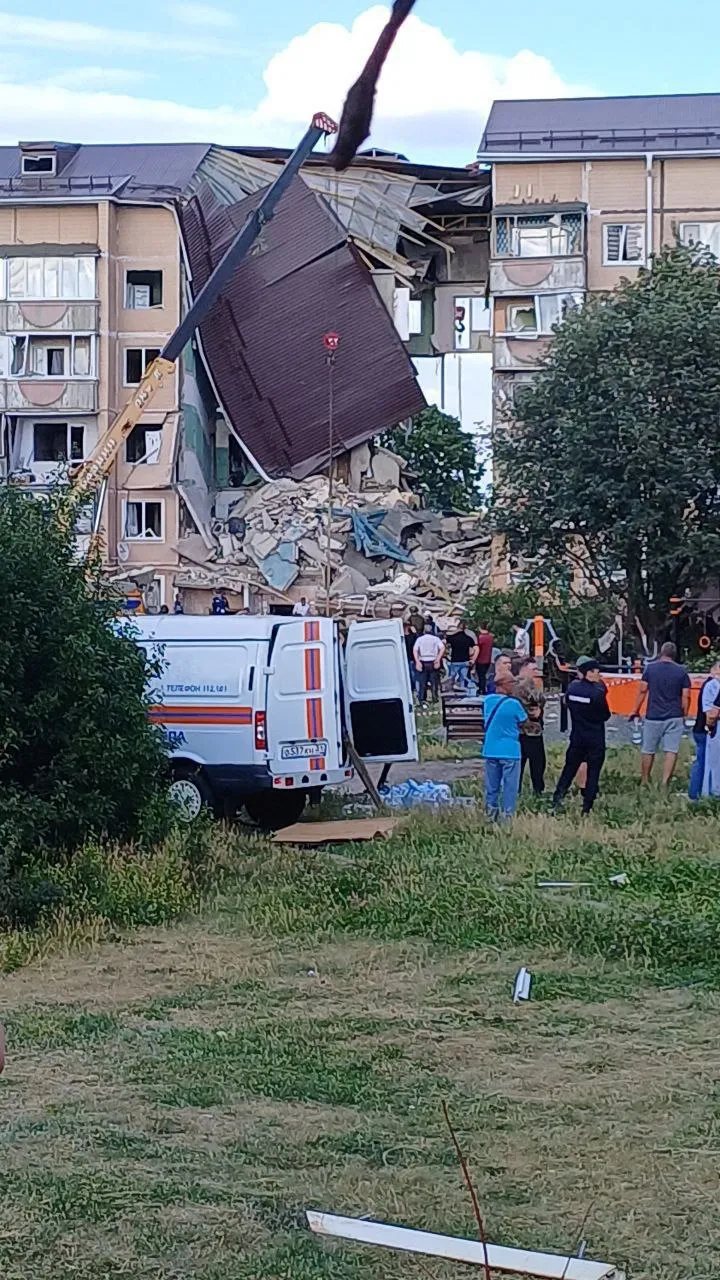 В Шебекино при обрушении подъезда жилого дома погибли пятеро